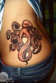 Model de tatuaj cu caracatiță talie