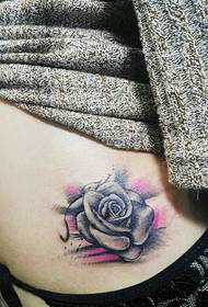 modèl sexy tatou woz sou bò gòch la