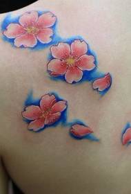 Zojambula za Amayi Amkazi: Makatani amtundu wa Sakura wa tattoo