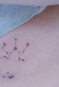 bintang totem totem bintang kecil tato yang dicat segar