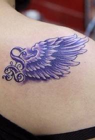 Moteriškos tatuiruotės modelis: pečių spalvos sparnų tatuiruotės modelis