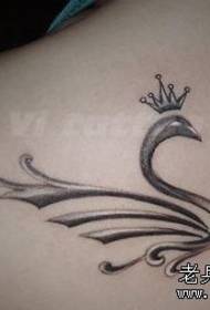 Tatuaggio totem tridimensionale spalla bellezza