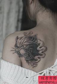 Узорак за тетоважу главе на рамену за девојчице рамена