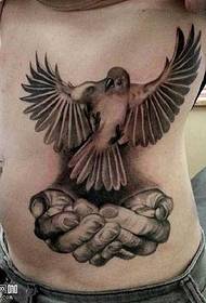 წელის ხელის მტრედი Tattoo ნიმუში
