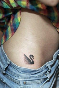 lányok 胯 Kis hattyú tetoválások