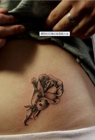 henkilökohtainen vyötärö muoti hyvännäköinen ruusu tatuointi kuva kuva