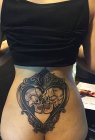 ženski vzorec tetovaže hrbtnega pasu