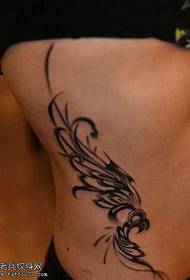 modeli i tatuazhit me lule hardhi