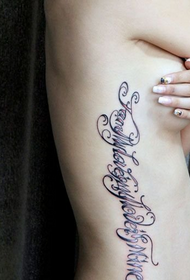 tatuaggio di bella vita laterale parola bella
