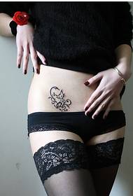 слика секси женског струка деветерокрака лисица тетоважа узорка