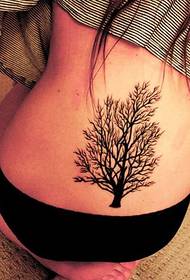 дівчина дерево татуювання на спині дівчини