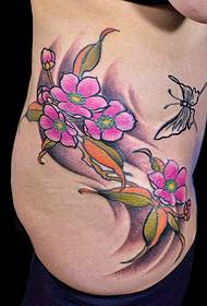 una stampa di un tatuatu di fiore sbattulatu intornu à una cintura sexy sexy