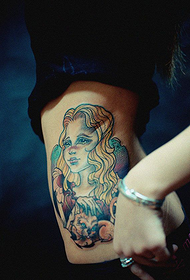 skaistuma puse viduklis Eiropas un Amerikas meiteņu portreta tetovējums