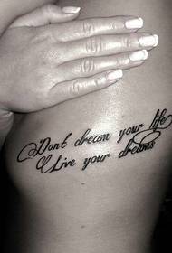 ang side waist tattoo na larawan ay sexy at kaakit-akit
