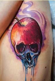fotografia e modelit tatuazh të kafkës së ngjyrave të mollës anësore të ngjyrës së modës