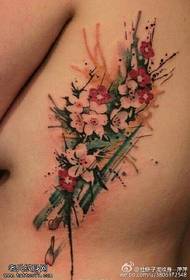 Татуировка с росписью черри вишневый цвет