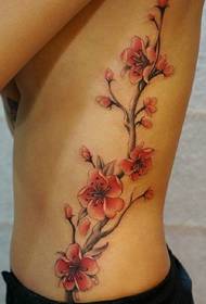 prachtige bloeiende perzik tattoo patroon