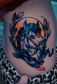 Weiblech Taille Horse Head Tattoo Muster