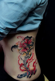 struk lijepa cvjetna tetovaža