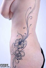 patró de tatuatge de flor de cintura