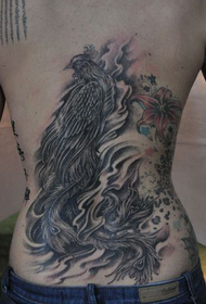 дівчина красиві татуювання фенікс на спині