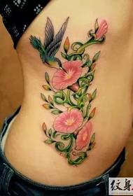 tatuaggio di moda femminile in vita