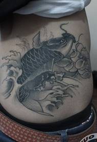 bellissimo tatuaggio a forma di calamaro con inchiostro a vita