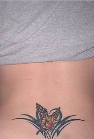 fekete, gyönyörű megjelenésű totem pillangó tetoválás kép a derékon