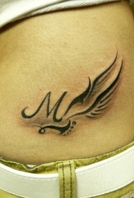 kiuno totem mbawa pamoja na tattoo ya barua