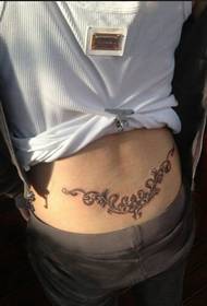 slika modni ženski pas lepa vinska trta tatoo vzorec slika
