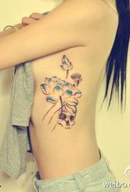 vita laterale stile cinese tradizionale modello di tatuaggio di loto fresco