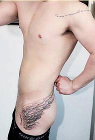 personalitate tatuaj lateral aripi bărbătesc talie