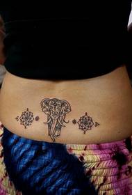 Tatuaggio dell'elefante del totem della vita di bellezza