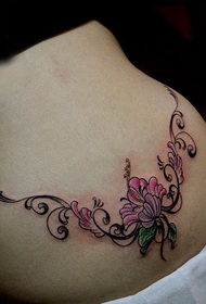 derék virág szőlő tetoválás