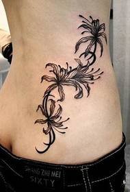 rendkívül csábító derék és has fekete virág tetoválás