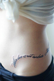 struk trend klasična slova tetovaža