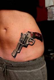 bela anësore personale Fotografia e modelit të bukurisë së tatuazhit me pistoletë të bukur