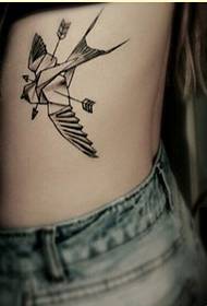 მოდის ქალი გვერდითი წელის ლამაზი მერცხალი tattoo ნიმუში სურათი