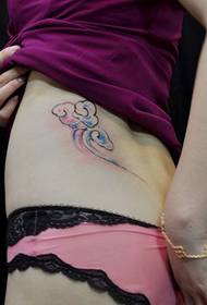 modello di tatuaggio popolare nuvola moda galleggiante moda bellezza