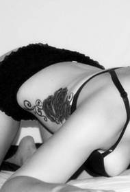 dievča pas čierne a biele ruže vínovej révy sexy tetovanie 69009-Útulné malé romantické bočné pasovanie totem