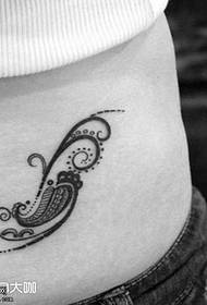 model de tatuaj de viță de floare de talie
