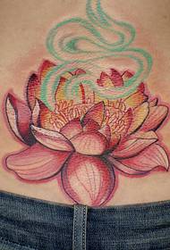 crveni lotosov uzorak tetovaže zadnjeg struka