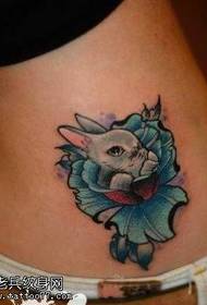 simpatico motivo a tatuaggio coniglietto in vita