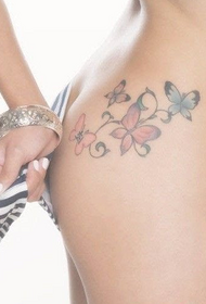 natiche di bellezza bellissimo tatuaggio farfalla fiore