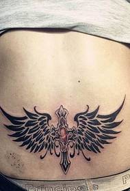 kruis tattoo patroon achter de taille