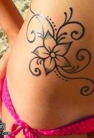 midja blomma tatuering mönster