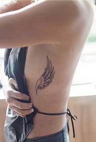 personīgās modes sieviešu puses vidukļa spārnu tetovējuma modeļa attēls