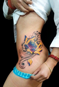 patró de tatuatge de lotus de cintura lateral
