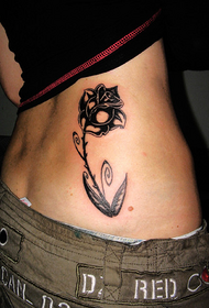 grožio juosmens juodos rožės tatuiruotės modelis