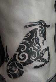 Bricjapi krijuese tatuazh bel e zi dhe i bardhë anësor